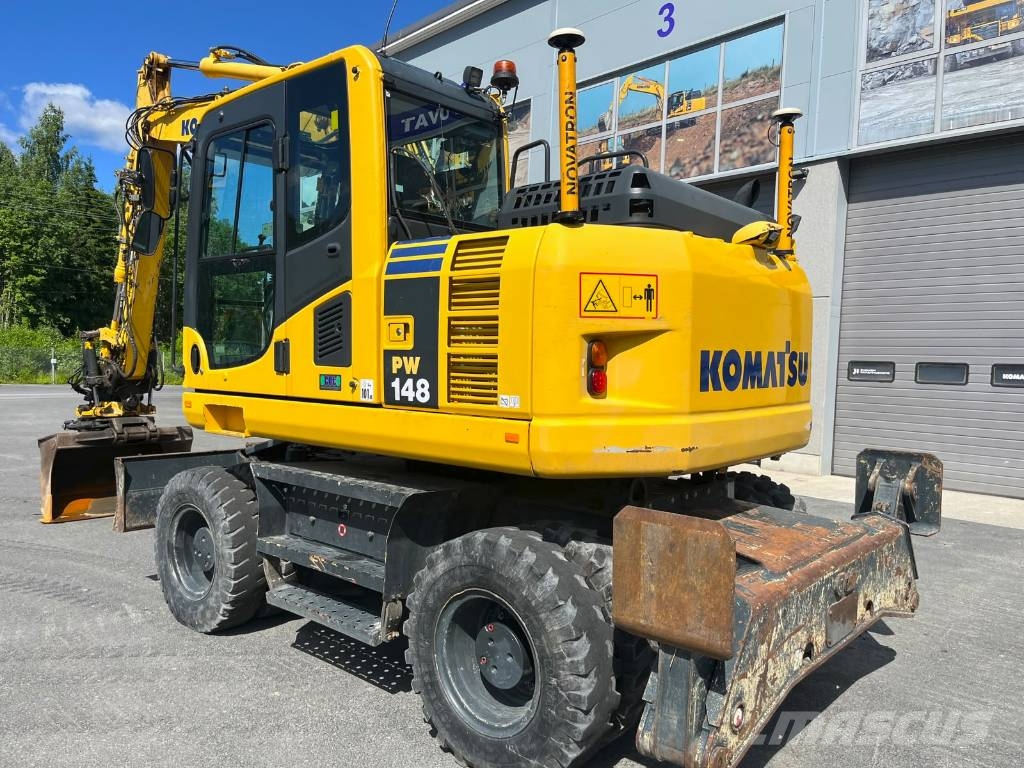 Komatsu PW 148-8 حفارات بعجل