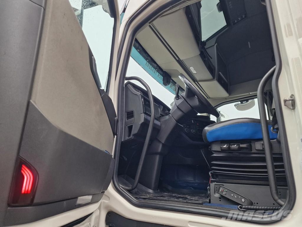 Volvo FH 13.460 Globetrotter XL 6x2 - Full spoiler - Fac 트랙터 유닛
