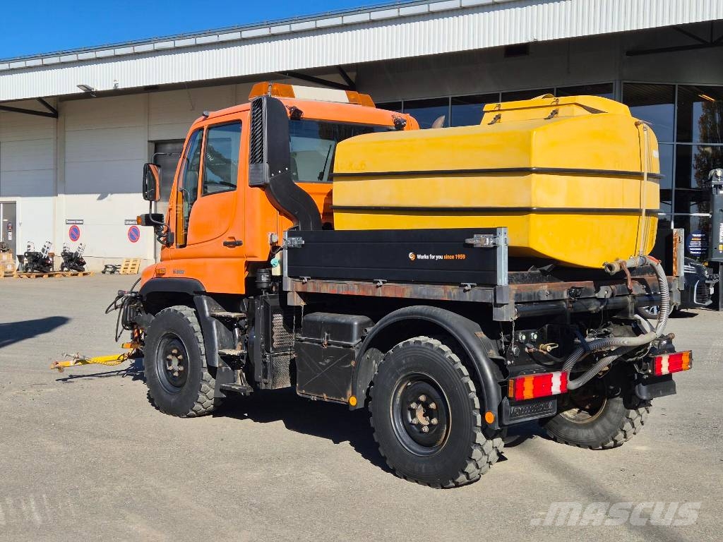 Unimog U 300 Camion altro