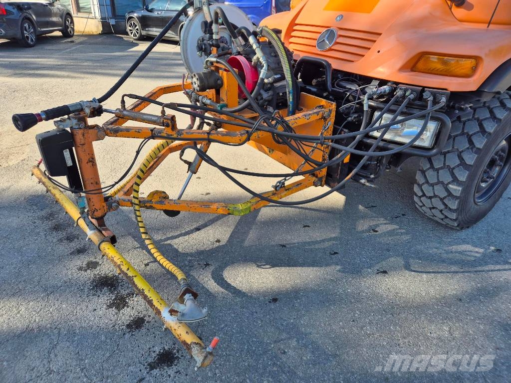 Unimog U 300 Camion altro