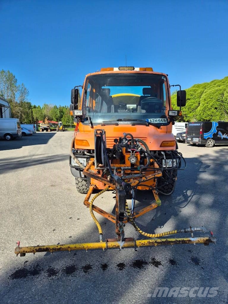 Unimog U 300 Camion altro