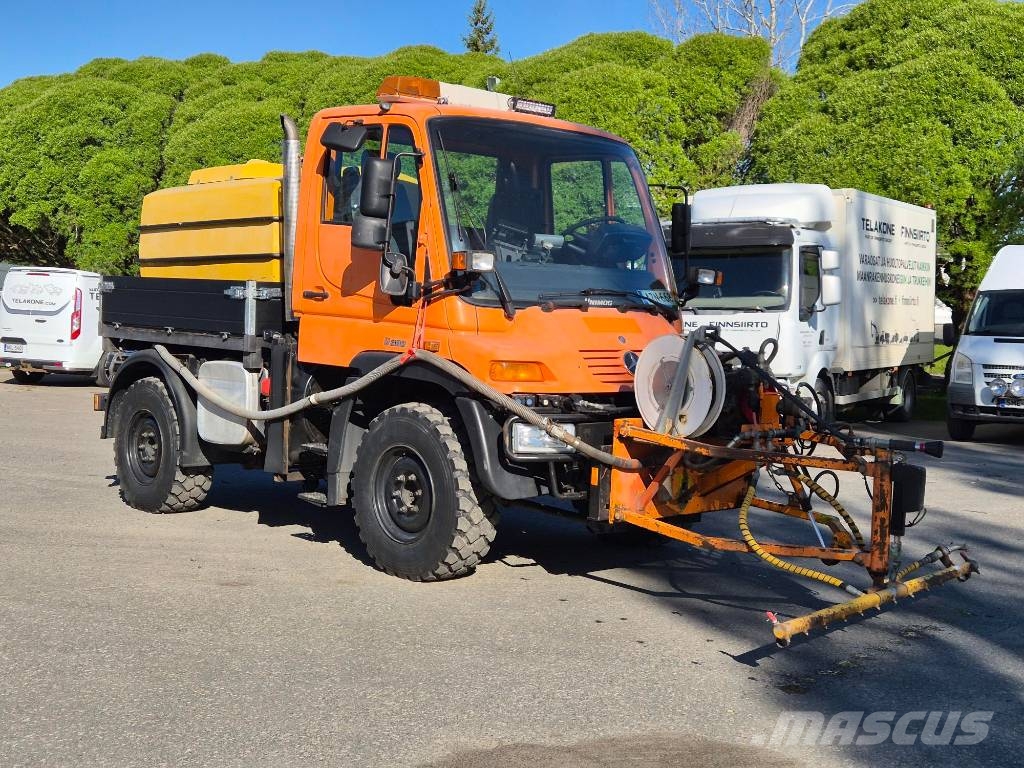 Unimog U 300 Camion altro