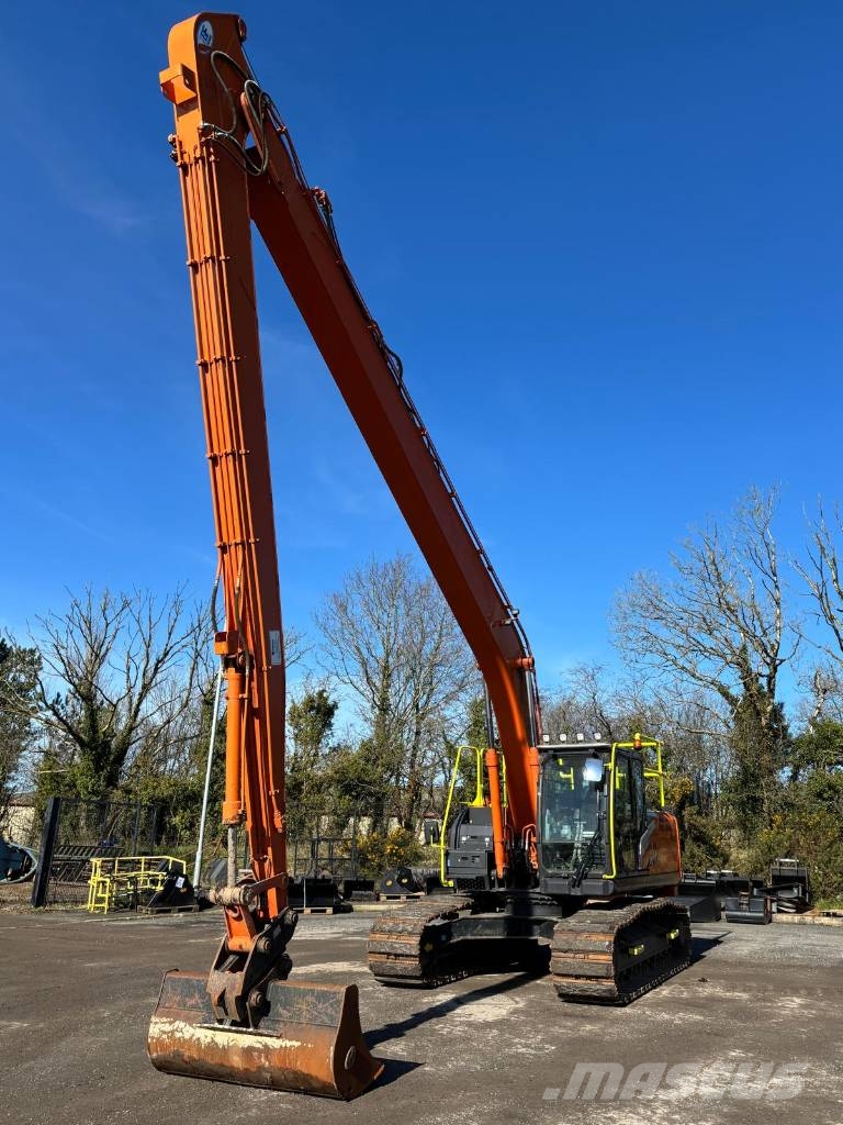 Hitachi ZX210 SLF-7 Kāpurķēžu ekskavatori