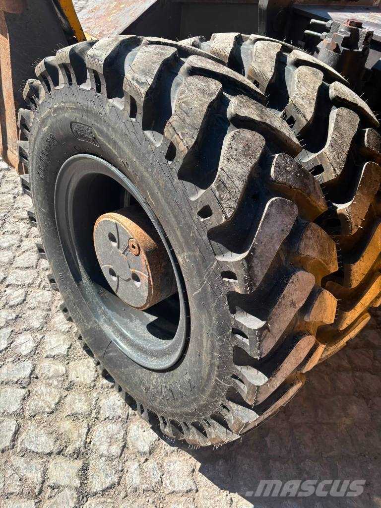 Volvo EW 210 C Bagri na kolesih
