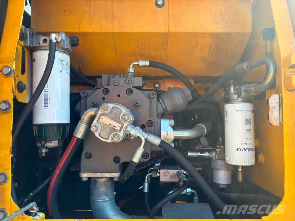 Volvo EW 210 C Bagri na kolesih