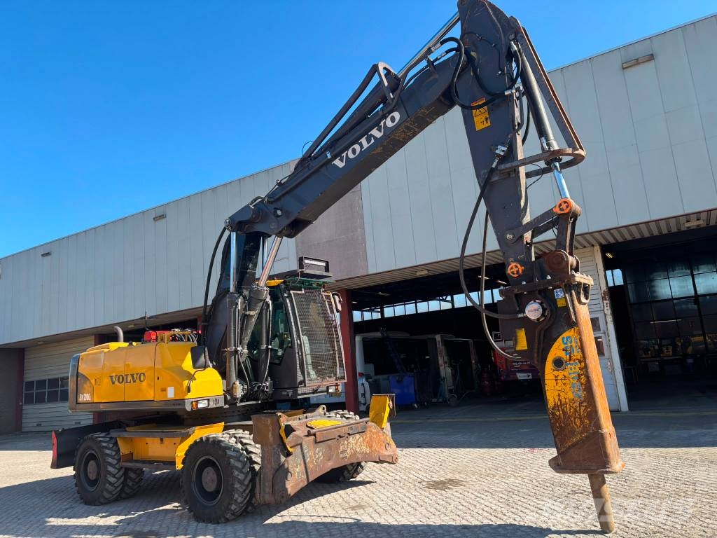 Volvo EW 210 C Bagri na kolesih