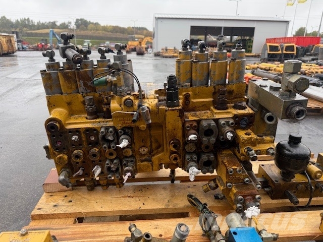 CAT 320 bl hydraulic parts complet Hidráulica
