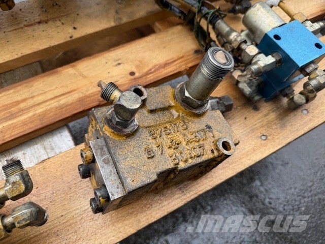 CAT 320 bl hydraulic parts complet Hidráulica