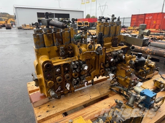 CAT 320 bl hydraulic parts complet Hidráulica