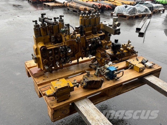 CAT 320 bl hydraulic parts complet Hidráulica