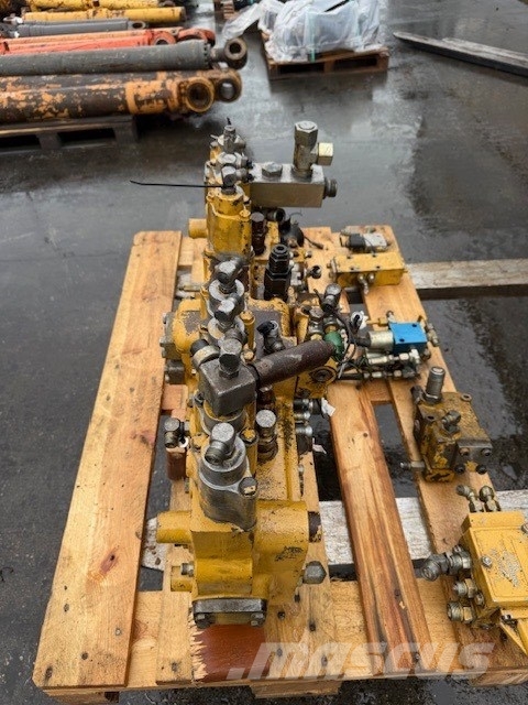 CAT 320 bl hydraulic parts complet Hidráulica