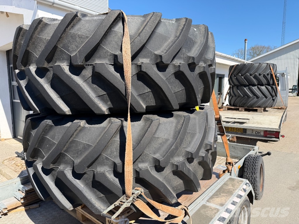 Michelin + Trelleborg 710/55 R30 + 650/75 R38 Tyres, wheels and rims