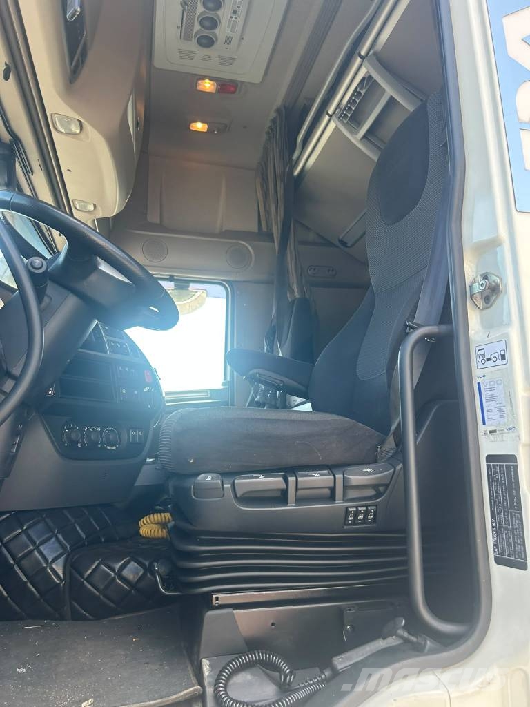 DAF XF 460 Бортові вантажівки