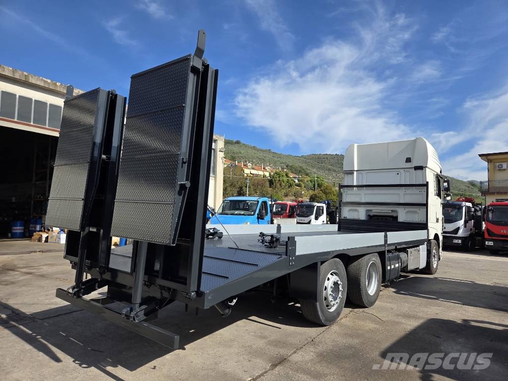DAF XF 460 Kamioni sa ravan platformom / vitlom