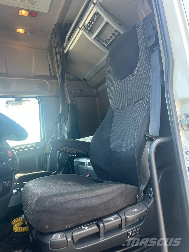 DAF XF 460 Бортові вантажівки