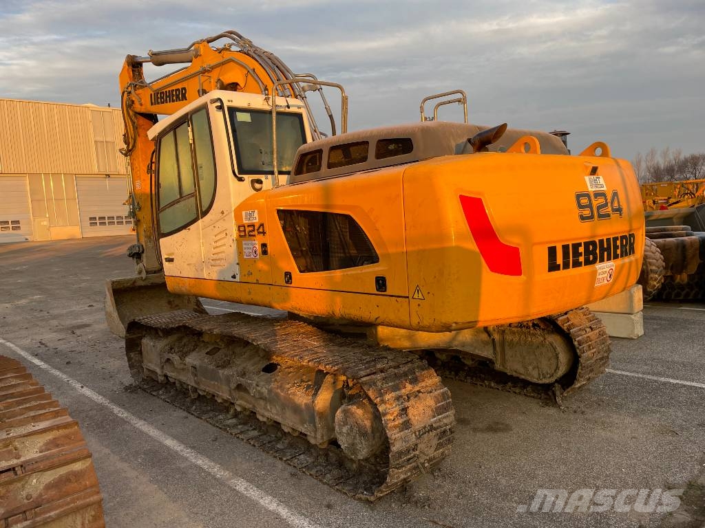 Liebherr R 924 Litronic حفارات زحافة