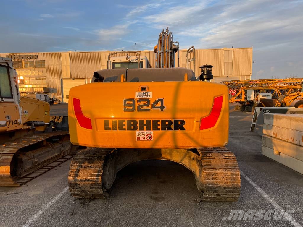 Liebherr R 924 Litronic حفارات زحافة