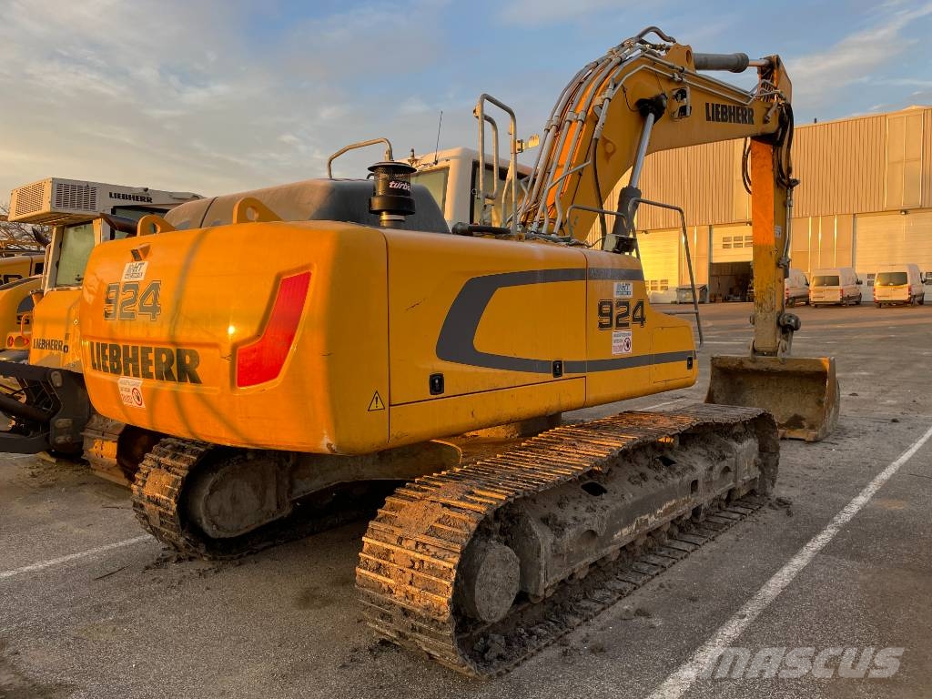 Liebherr R 924 Litronic حفارات زحافة