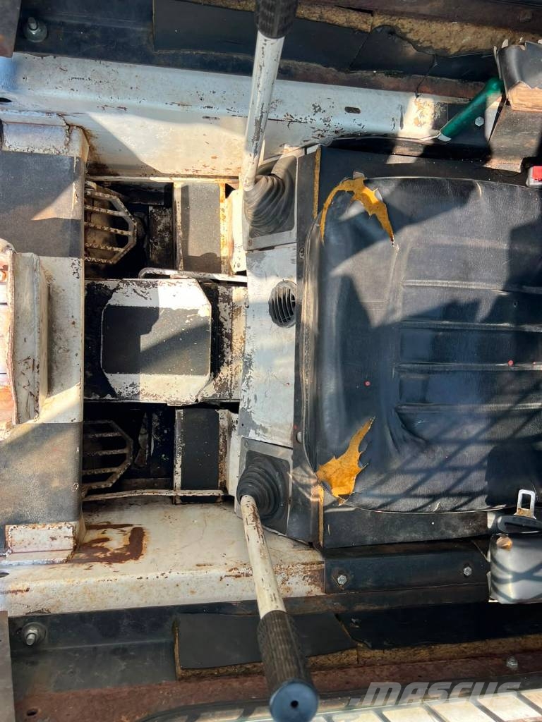 Bobcat 533 + 2 BUCKETS Minilader