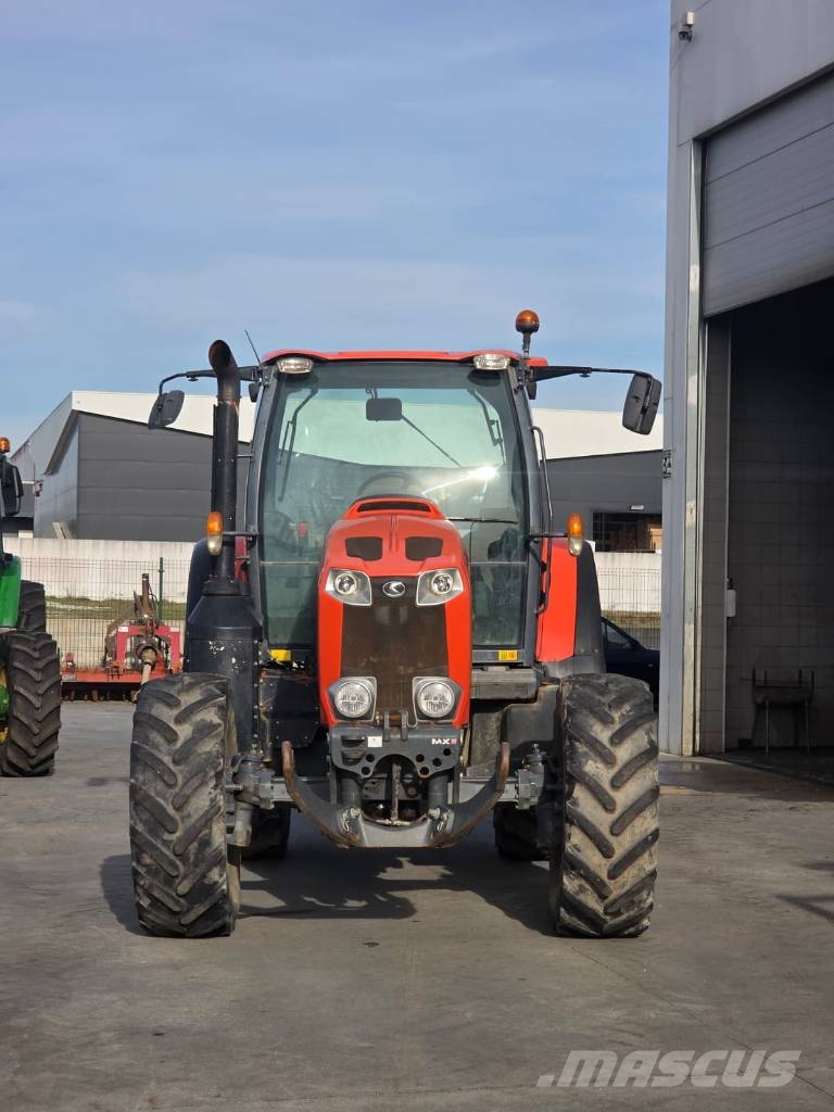 Kubota M135GX Traktori