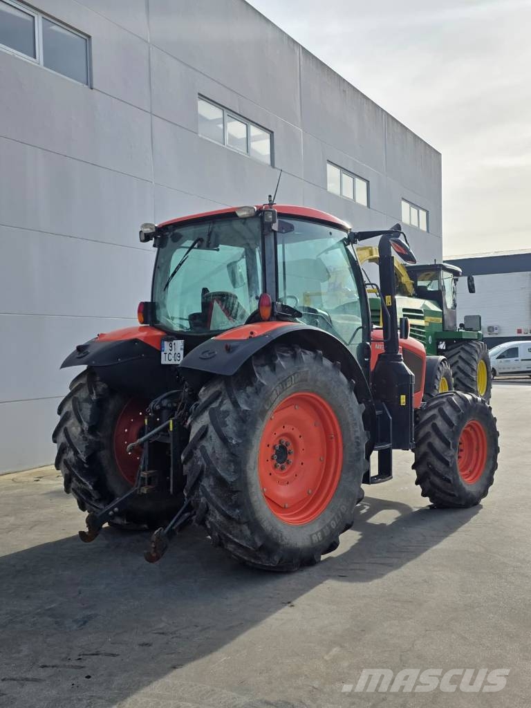 Kubota M135GX Traktori