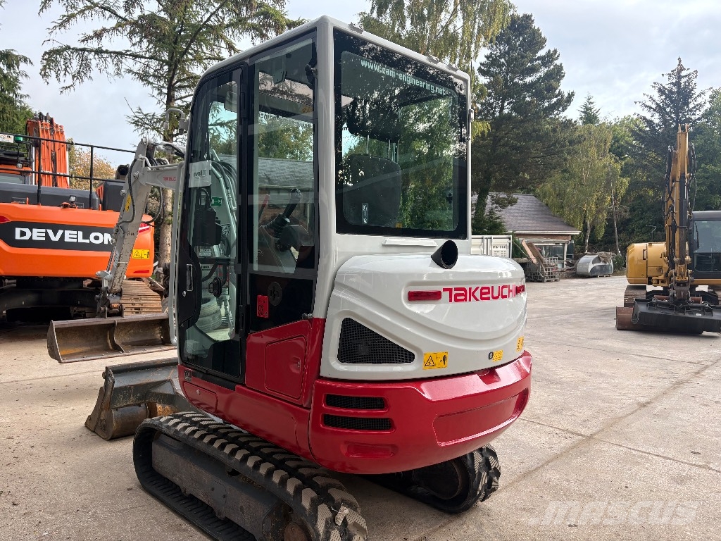 Takeuchi TB 230 Mini pelle < 7t