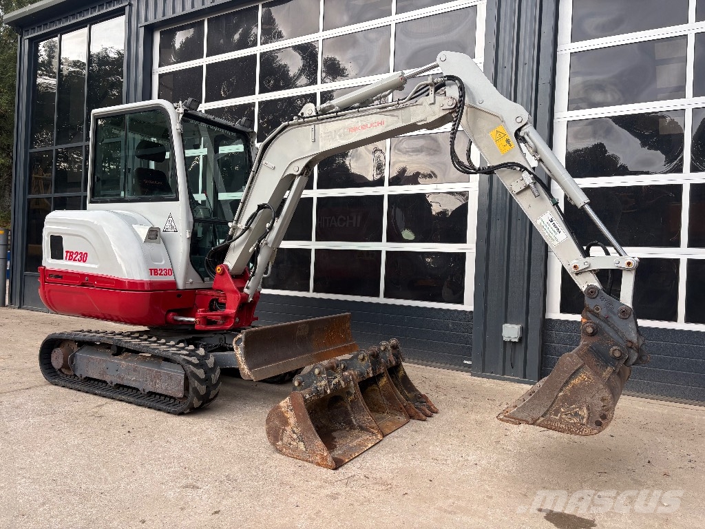 Takeuchi TB 230 Mini pelle < 7t