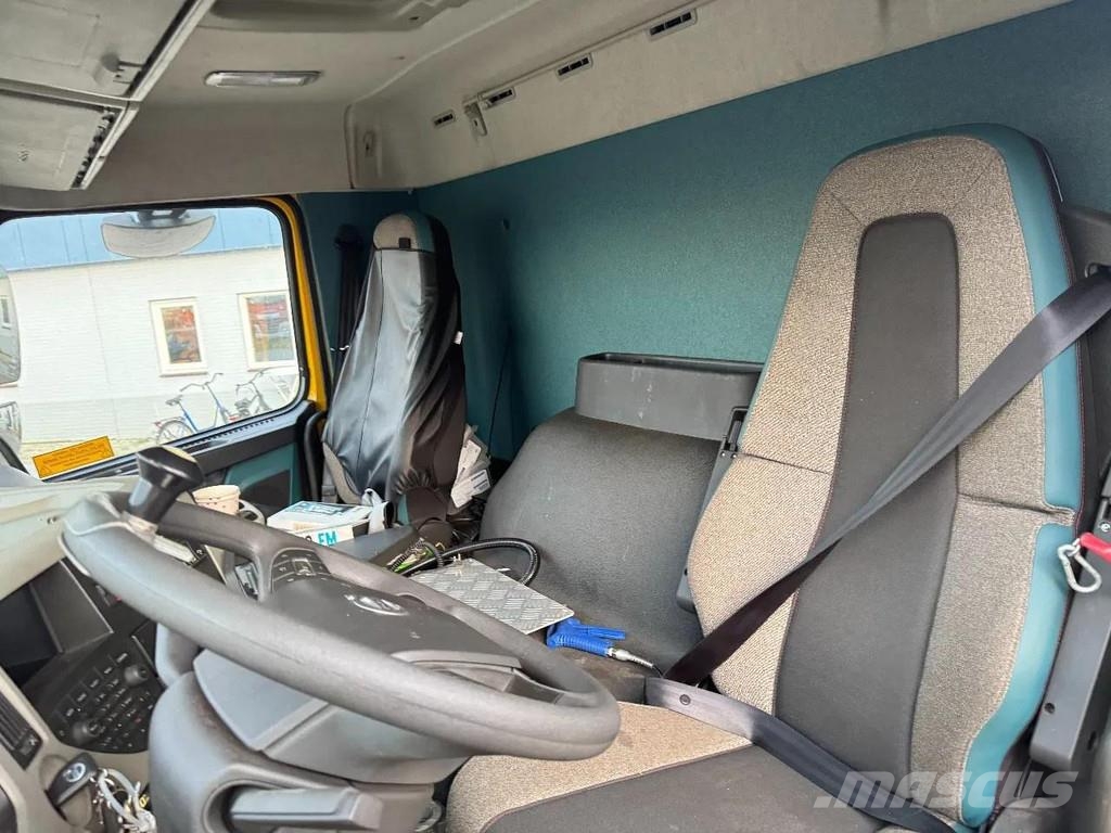 Volvo FM 420 6X2 EURO 6 ONLY 11.338 KM Caminhões baú