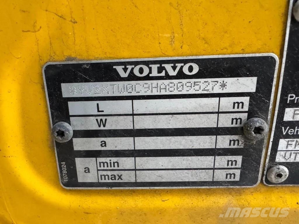 Volvo FM 420 6X2 EURO 6 ONLY 11.338 KM Caminhões baú