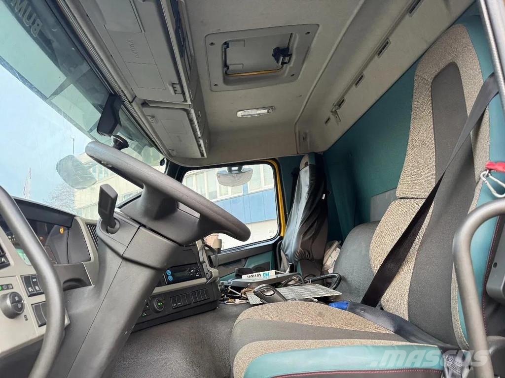 Volvo FM 420 6X2 EURO 6 ONLY 11.338 KM Caminhões baú