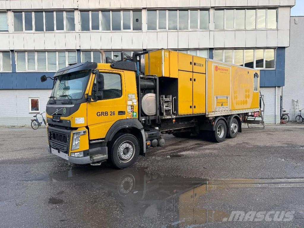 Volvo FM 420 6X2 EURO 6 ONLY 11.338 KM Caminhões baú