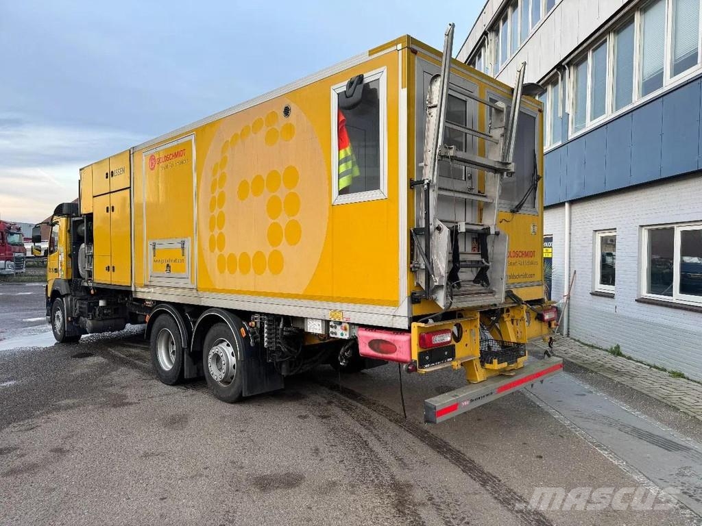 Volvo FM 420 6X2 EURO 6 ONLY 11.338 KM Caminhões baú