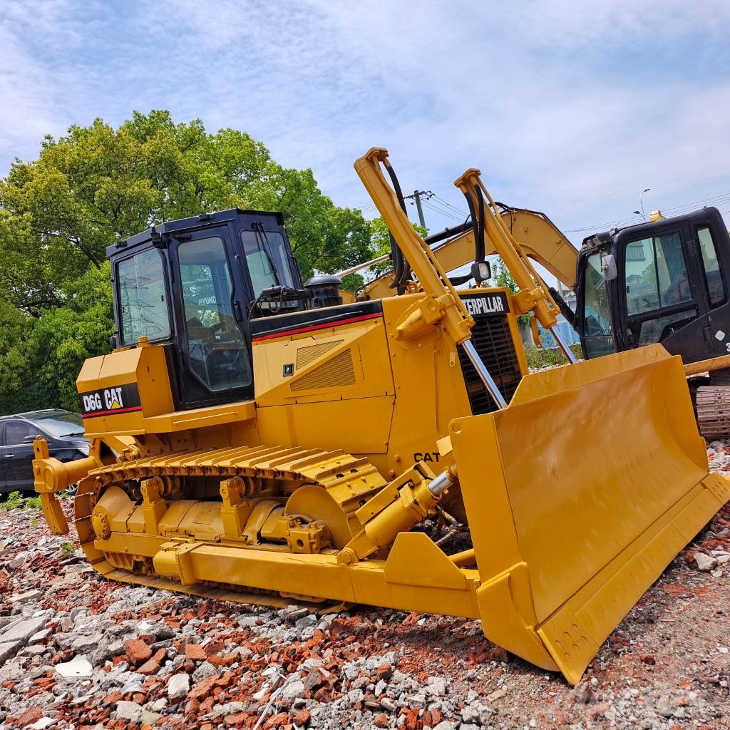 CAT D6G 28th Anniversary Promotion Price بلدوزرات مجنزرة