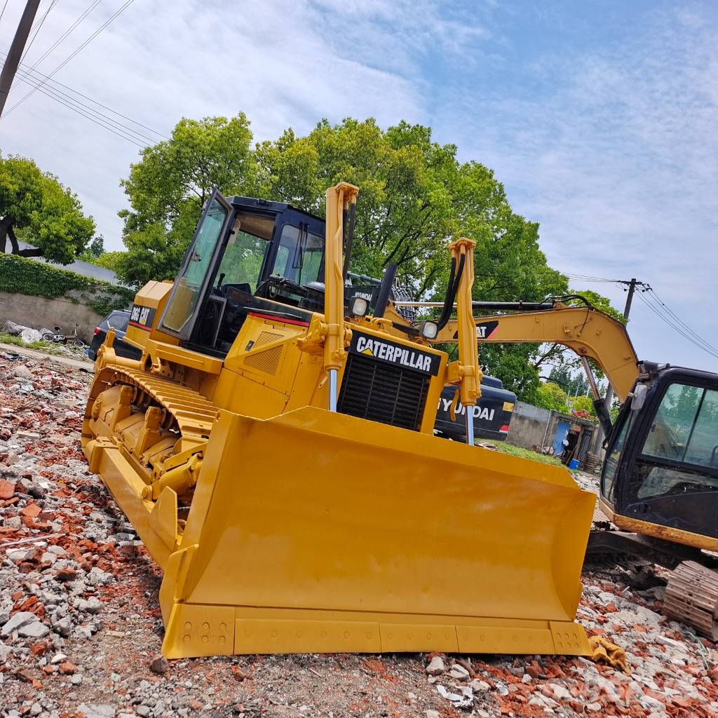 CAT D6G 28th Anniversary Promotion Price بلدوزرات مجنزرة