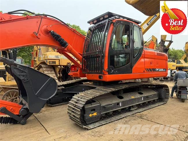 Doosan DX 225 LCA Raupenbagger