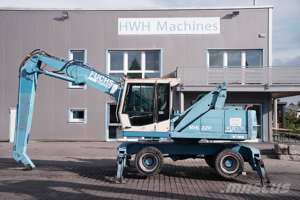 Fuchs MHL 320 C مناولات المخلفات / مناولات صناعية