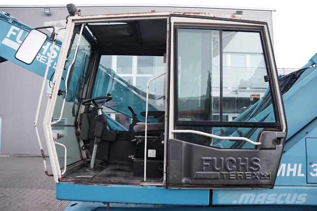 Fuchs MHL 320 C مناولات المخلفات / مناولات صناعية