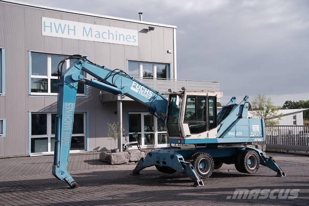 Fuchs MHL 320 C مناولات المخلفات / مناولات صناعية