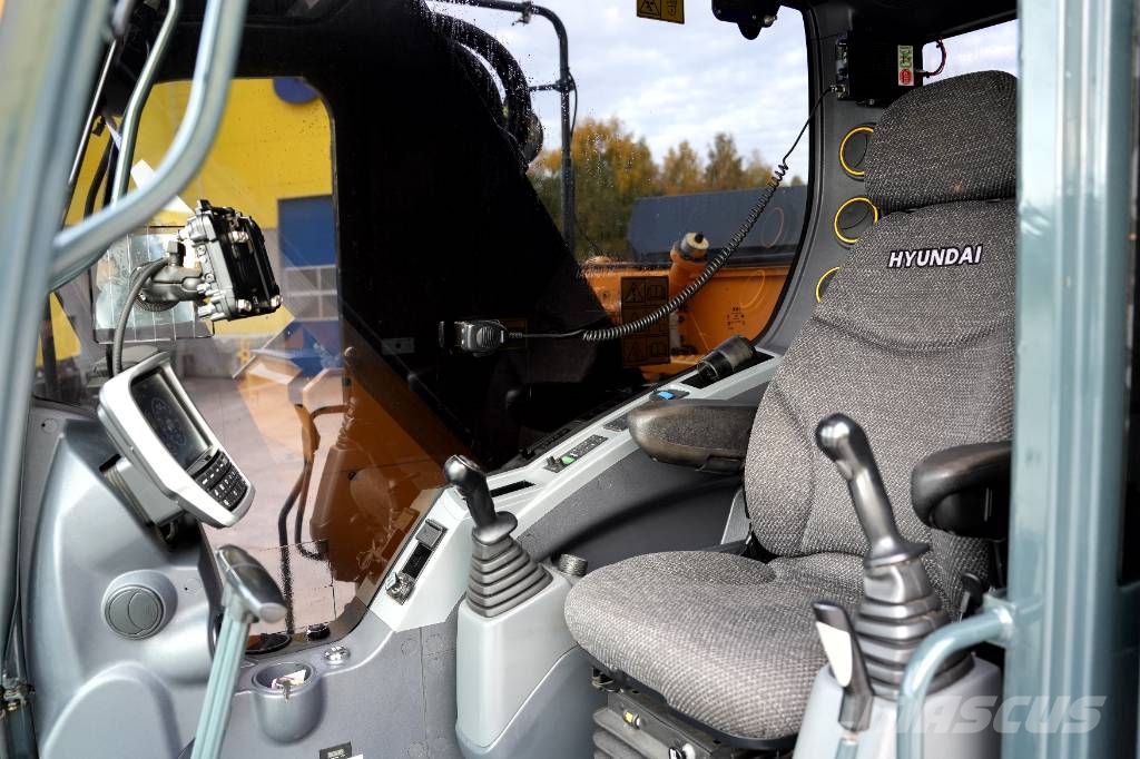 Hyundai HX 235 ALCR Roomikekskavaatorid