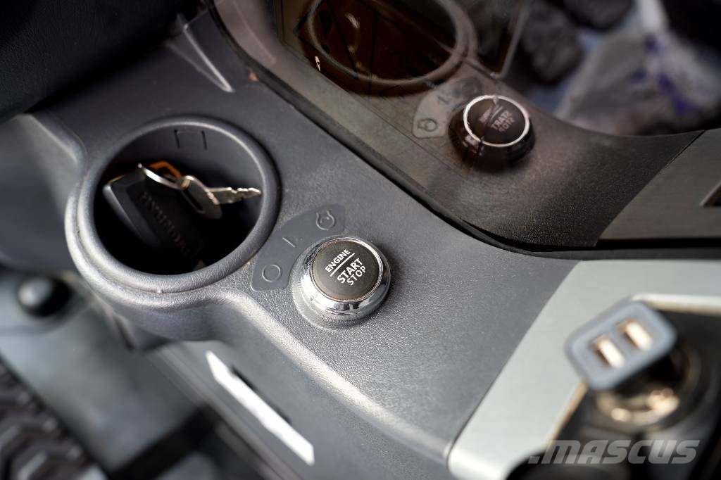 Hyundai HX 235 ALCR Roomikekskavaatorid