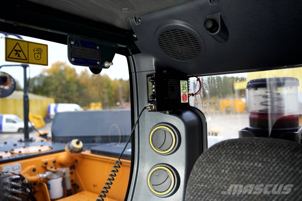 Hyundai HX 235 ALCR Roomikekskavaatorid