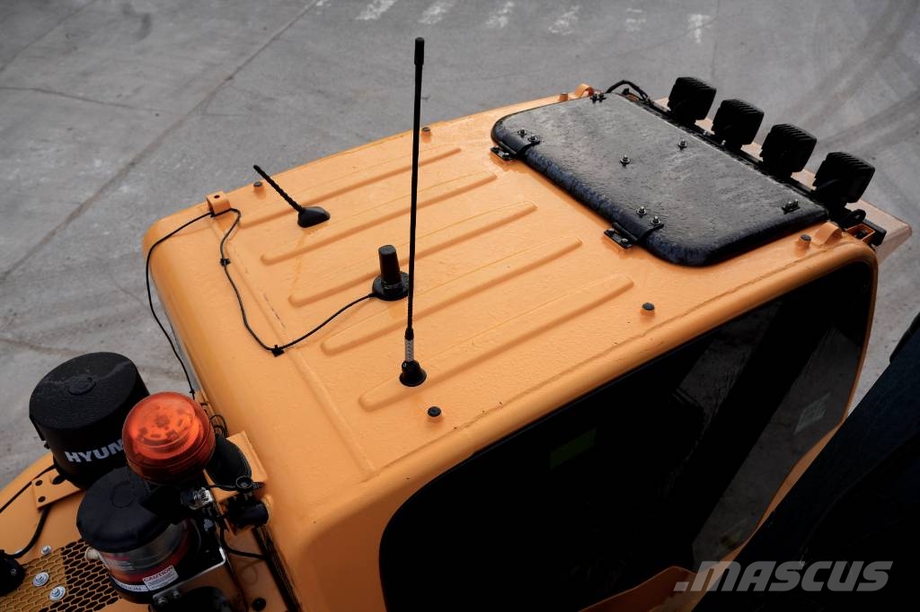 Hyundai HX 235 ALCR Roomikekskavaatorid
