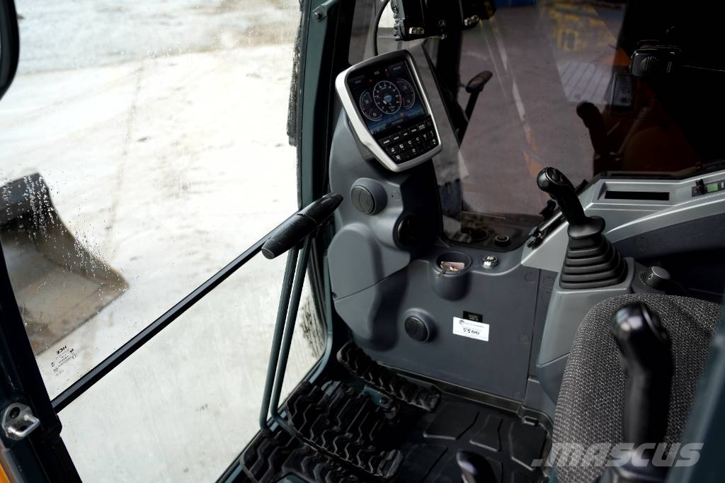 Hyundai HX 235 ALCR Roomikekskavaatorid