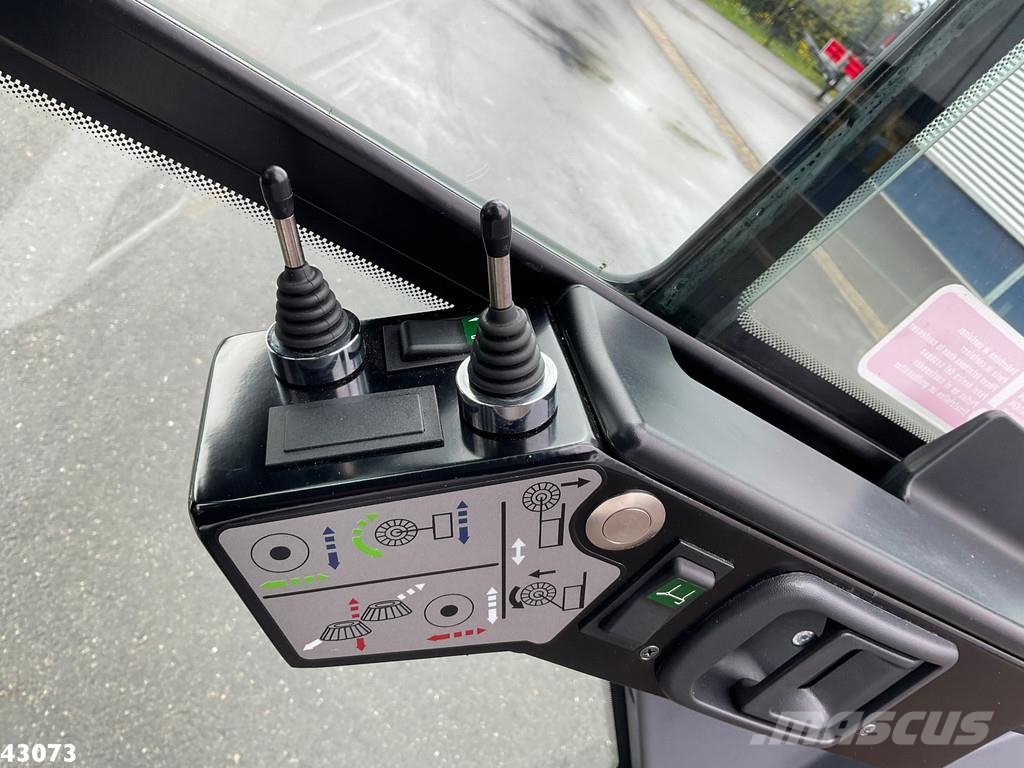 Ravo 540 STH Euro 6 with 3-rd brush Sweeper trucks