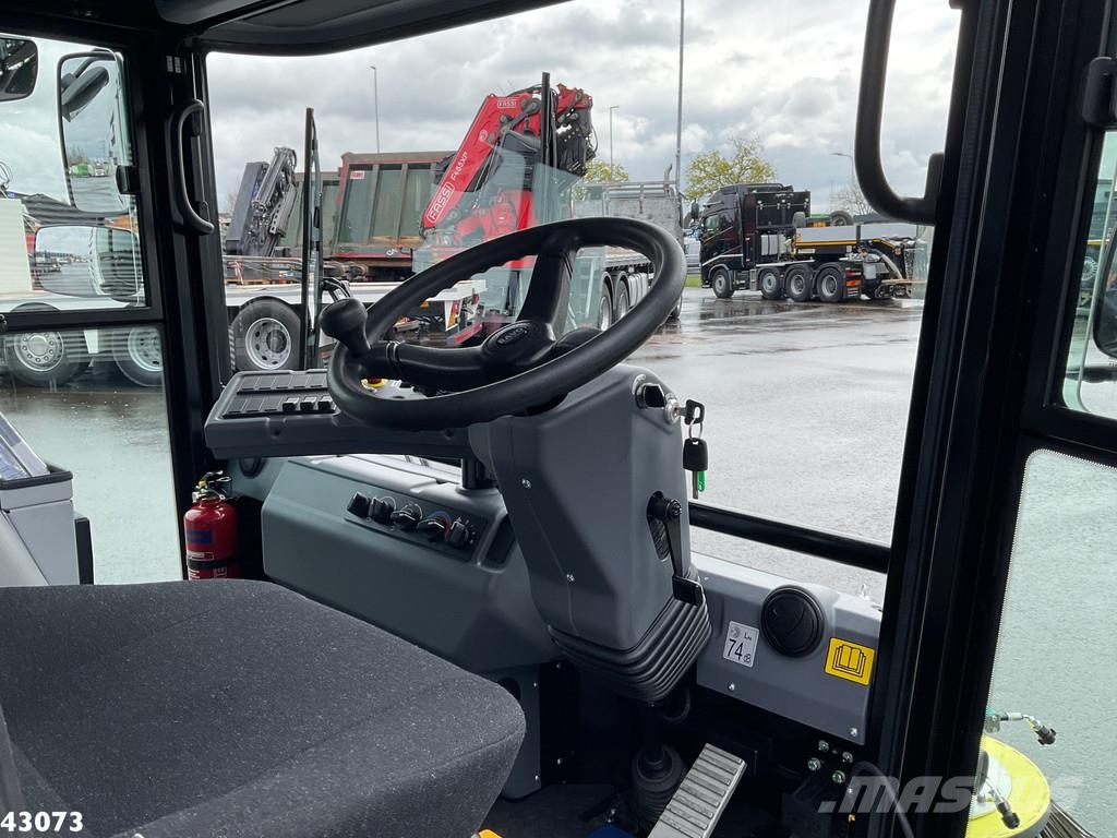 Ravo 540 STH Euro 6 with 3-rd brush Sweeper trucks