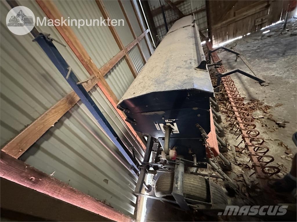 Nordsten Lift-o-matic Сеялки