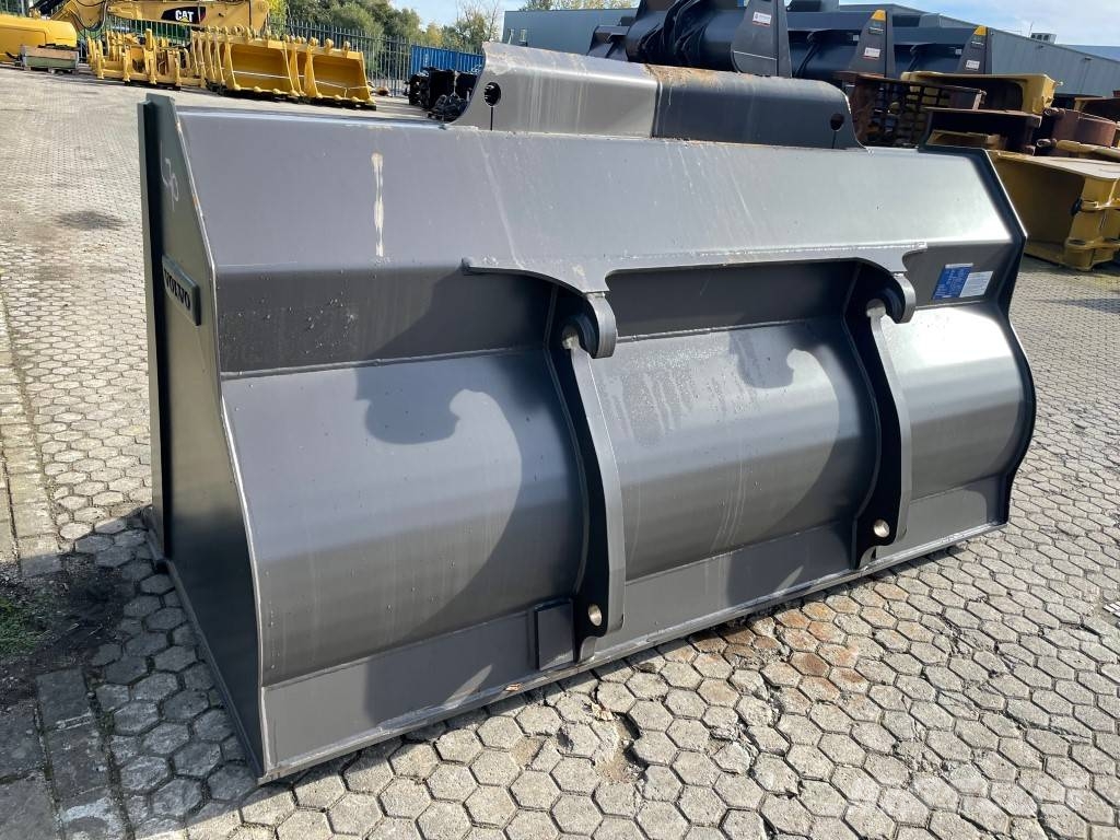 Volvo L 70 H Bucket With Teeth Buckets