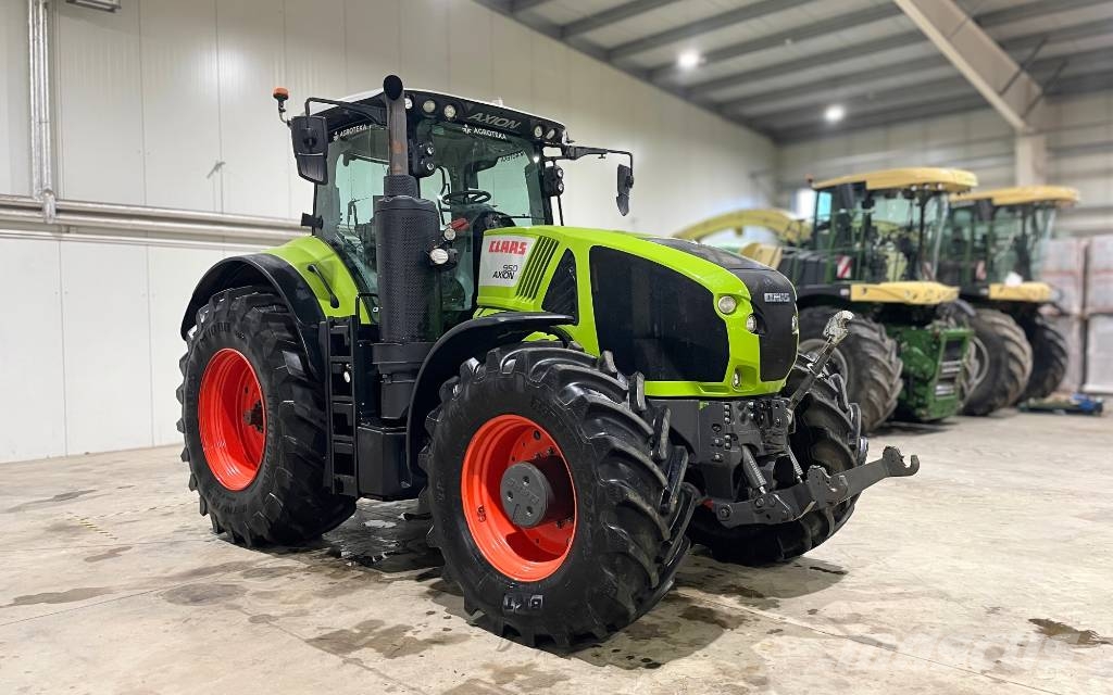 CLAAS Axion 950 Cmatic Tractoare