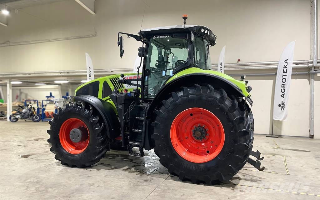 CLAAS Axion 950 Cmatic Tractoare