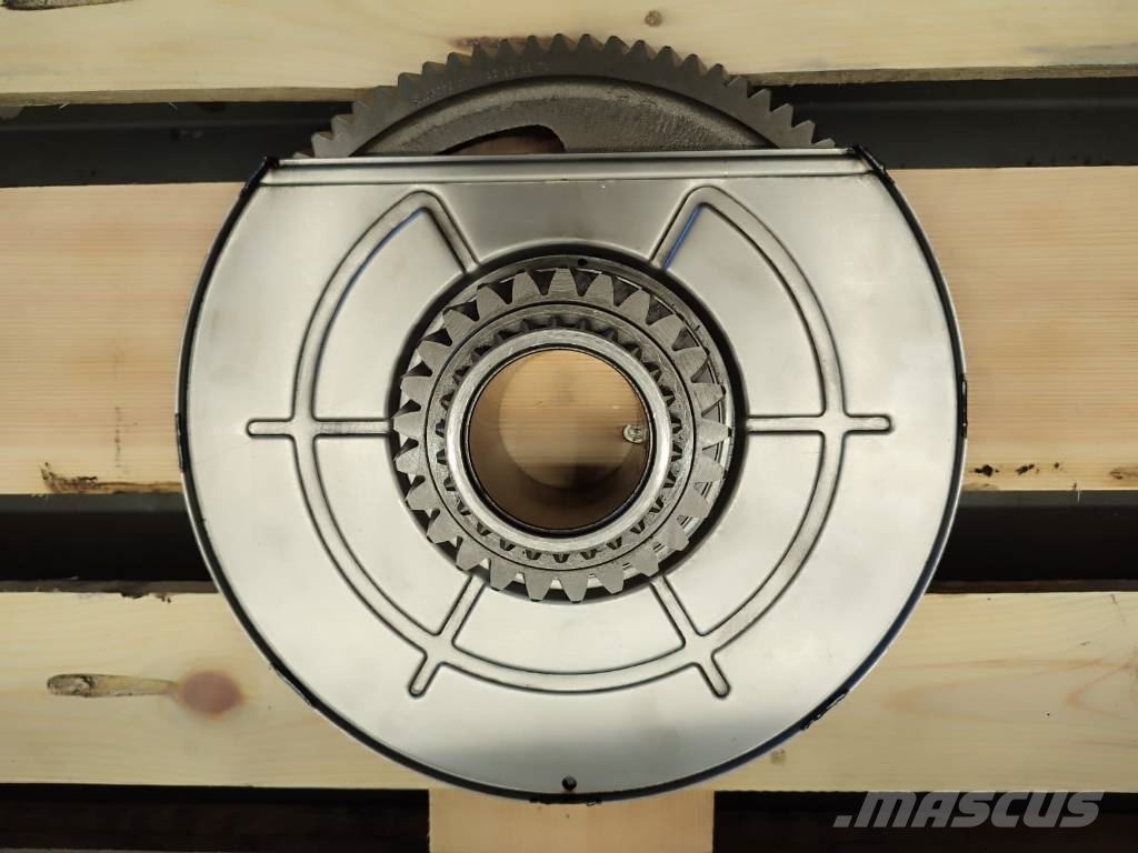 John Deere RE43214 PTO sprocket rear JOHN DEERE 6930 Mootorid